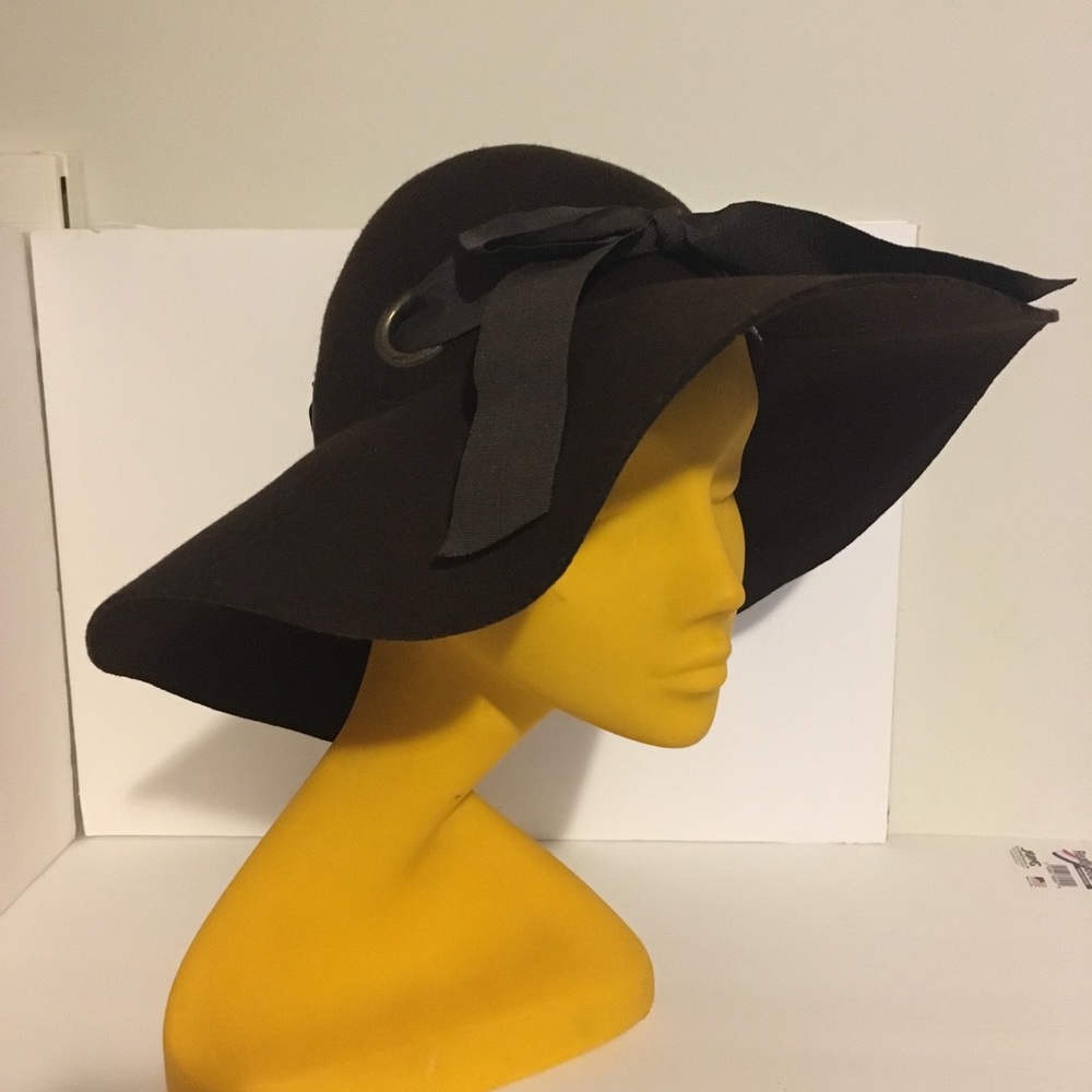 Jessica Simpson Hat